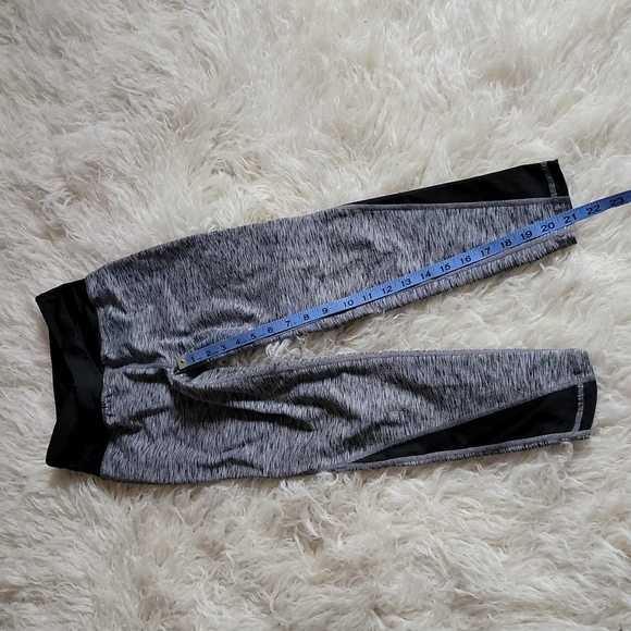 Manduka Cut Out Wrap Band Stone Melange Cropped Leggings - Picture 11 of 12